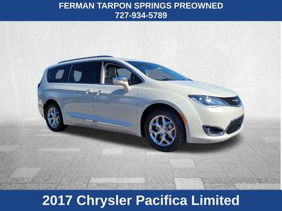 Used 2017 Chrysler Pacifica Limited w/ Advanced Safetytec Group