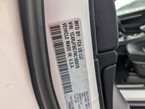 Certified 2022 Jeep Grand Cherokee Limited AWD/4WD image 33