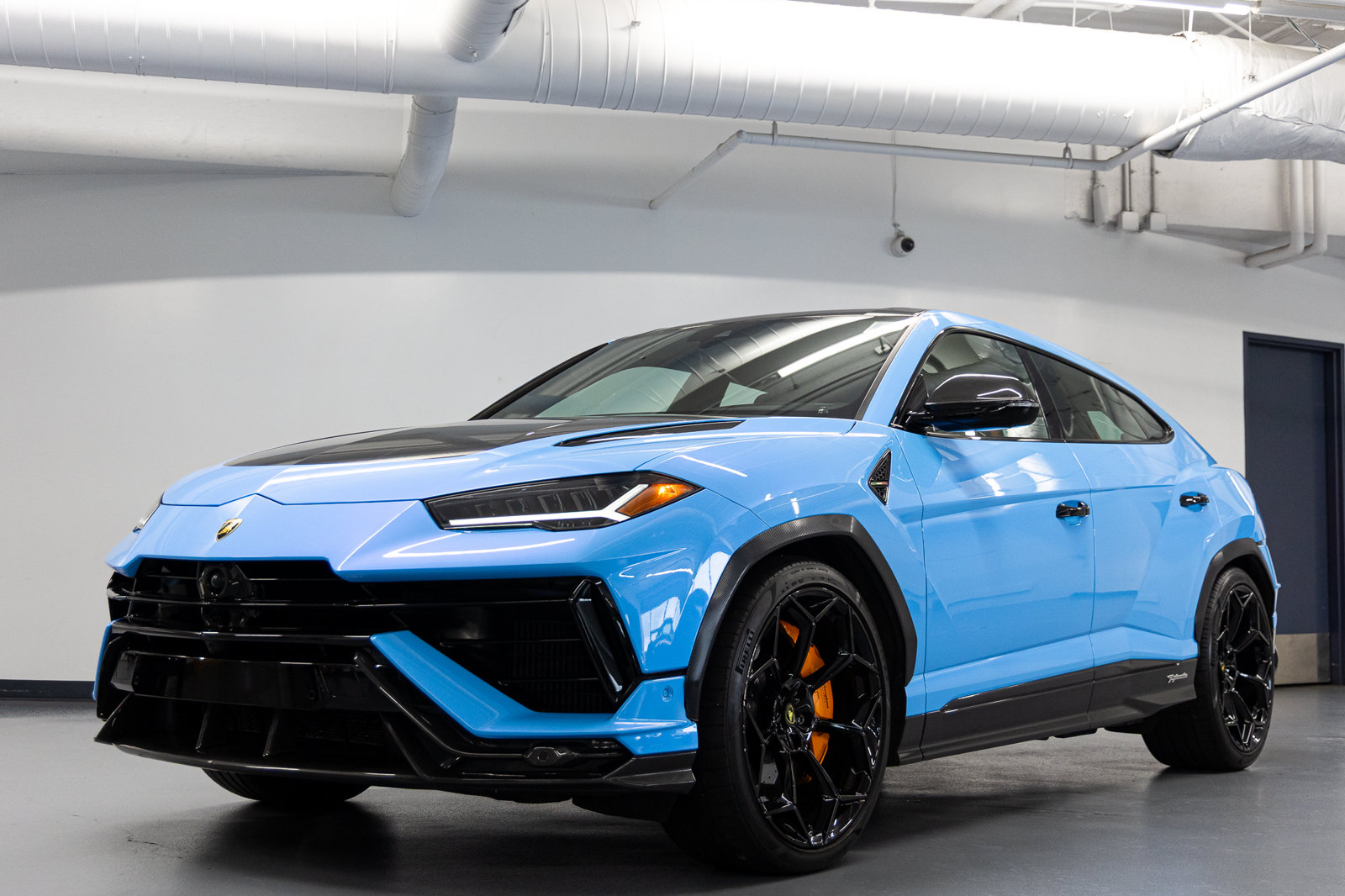Used 2024 Lamborghini Urus Performante AWD/4WD image 4