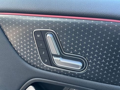 Used 2025 Mercedes-Benz GLA 250 GLA 250 image 22