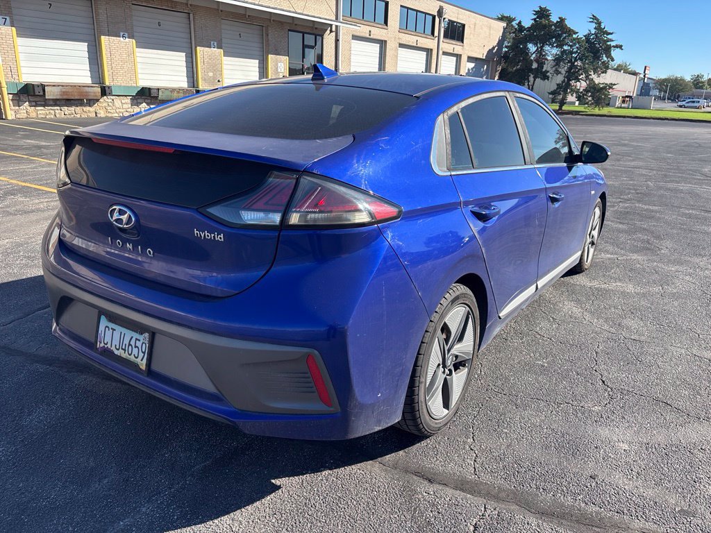 Used 2020 Hyundai Ioniq SEL FWD image 3