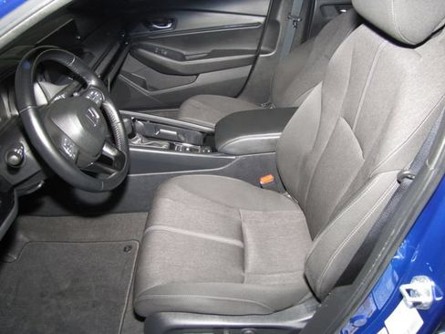 Used 2023 Honda Accord Sport image 9