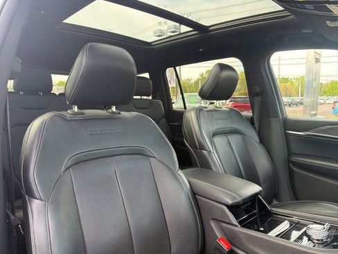 Used 2022 Jeep Grand Cherokee L Overland AWD/4WD image 24