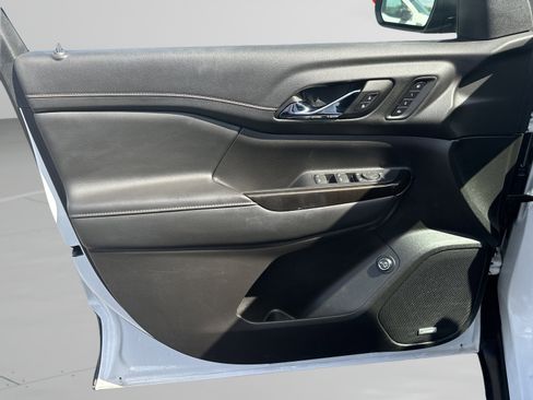 Used 2022 GMC Acadia AT4 w/ Technology Package image 16