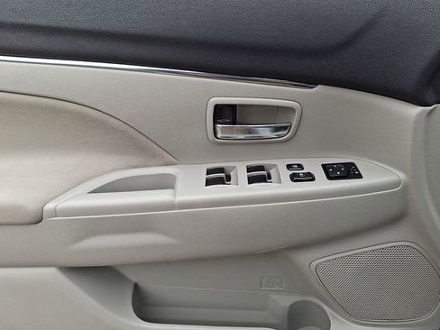 Used 2020 Mitsubishi Outlander Sport ES image 12