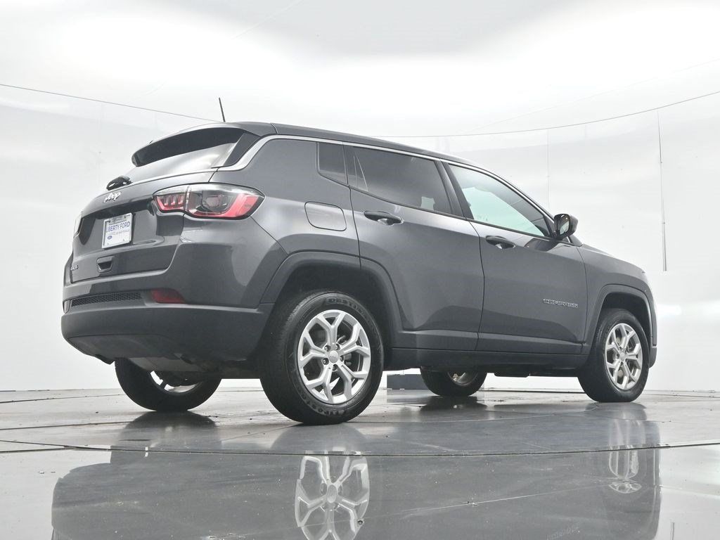 Used 2024 Jeep Compass Sport AWD/4WD image 43