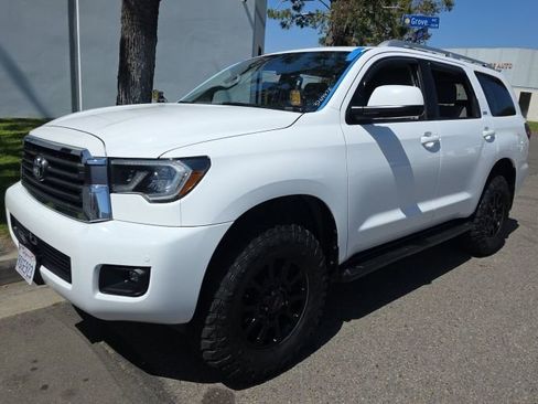 Used 2019 Toyota Sequoia SR5 AWD/4WD image 1
