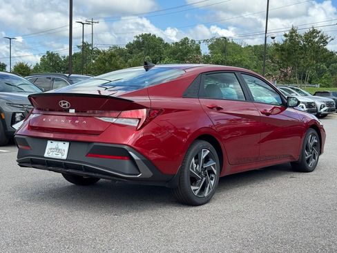 Certified 2025 Hyundai Elantra Sport image 11