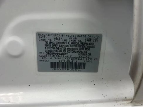 Used 2017 Nissan Versa SV FWD image 18