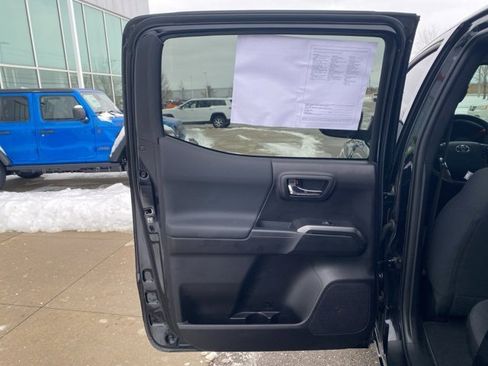 Used 2020 Toyota Tacoma TRD Off-Road image 21