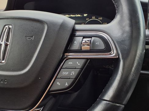 Used 2022 Lincoln Nautilus Reserve w/ Luxury Package image 13