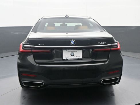 Used 2022 BMW 740i xDrive w/ M Sport Package image 6