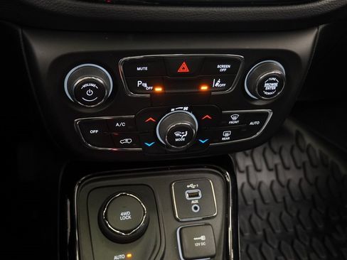 Certified 2021 Jeep Compass Limited w/ Sun and Sound Group image 37