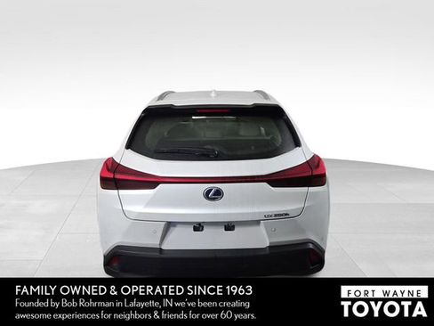 Used 2022 Lexus UX 250h w/ Premium Package image 8