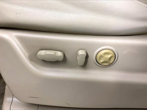 Used 2012 Chevrolet Tahoe LTZ image 33