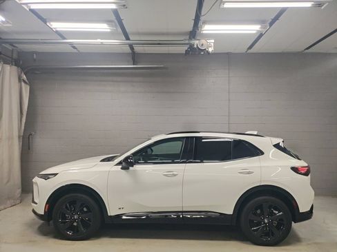 Used 2024 Buick Envision Sport Touring AWD/4WD image 17