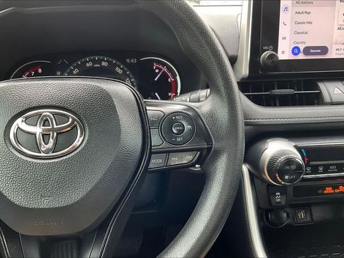 Used 2024 Toyota RAV4 XLE FWD image 25