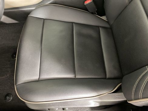 Used 2024 GMC Canyon Denali image 24