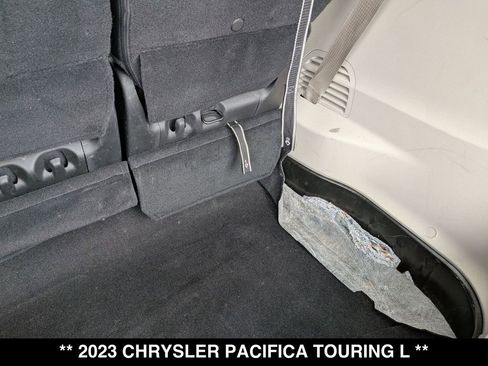 Used 2023 Chrysler Pacifica Touring-L FWD image 26