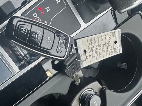 Used 2025 Audi RS 6 performance image 35