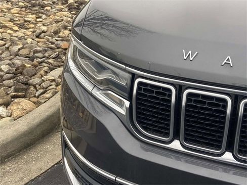 Used 2024 Jeep Wagoneer L Series II image 10