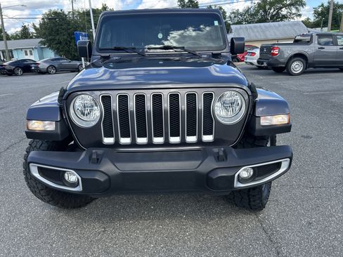 Used 2019 Jeep Wrangler Unlimited Sahara w/ Safety Group AWD/4WD image 2