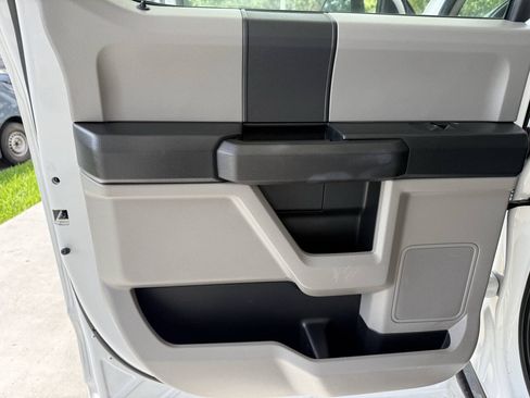 Used 2019 Ford F250 XL w/ Power Equipment Group AWD/4WD image 3