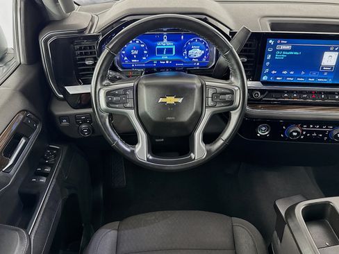 Used 2023 Chevrolet Silverado 1500 LT AWD/4WD image 15