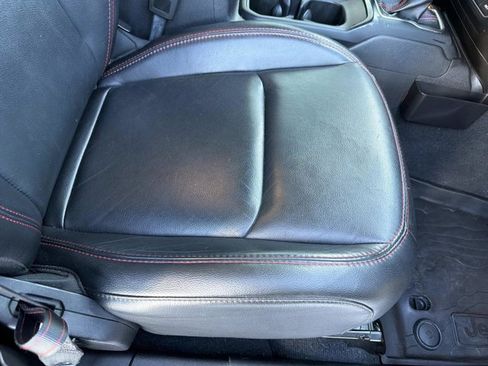 Used 2019 Jeep Wrangler Unlimited Rubicon image 17