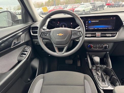 Used 2024 Chevrolet TrailBlazer LS w/ LS Convenience Package image 11