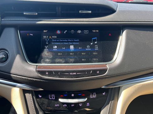 Used 2017 Cadillac XT5 Luxury w/ Driver Awareness Package AWD/4WD image 22