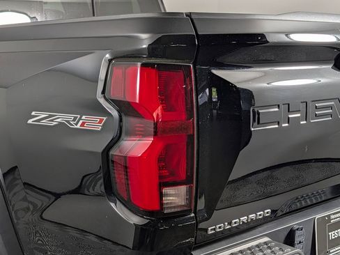 Used 2023 Chevrolet Colorado ZR2 w/ ZR2 Convenience Package III image 16