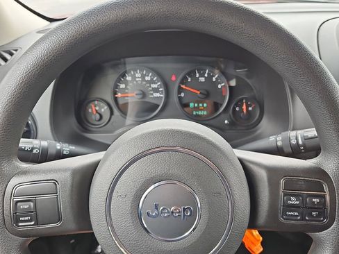 Used 2013 Jeep Patriot Sport w/ Tire & Wheel Group AWD/4WD image 11