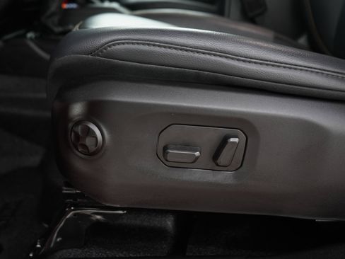 Used 2026 Jeep Wrangler Unlimited Sahara AWD/4WD image 27