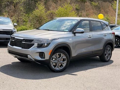 New 2026 Kia Seltos LX AWD/4WD image 2