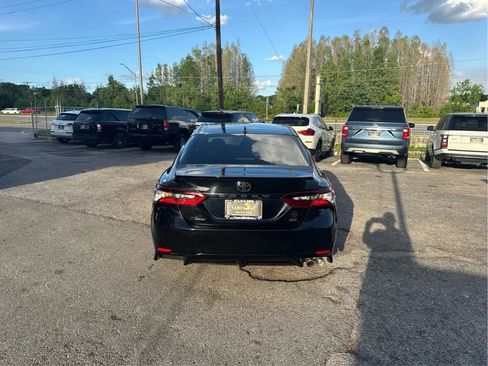 Used 2022 Toyota Camry SE image 6