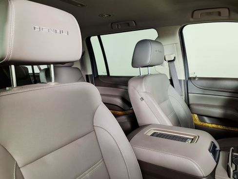 Used 2017 GMC Yukon XL Denali AWD/4WD image 11