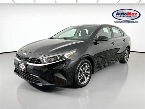 Used 2023 Kia Forte LXS image 4