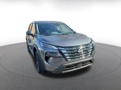 Used 2025 Nissan Rogue SV image 9