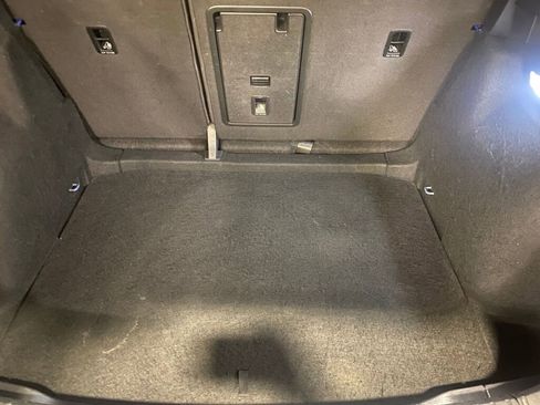 Used 2024 Volkswagen Taos SE image 19