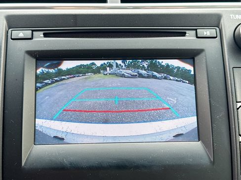 Used 2015 Toyota Camry LE FWD image 14
