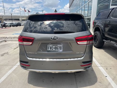 Used 2016 Kia Sorento SX FWD image 5
