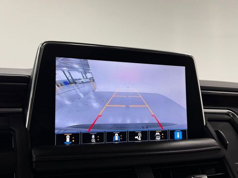 Used 2021 Chevrolet Tahoe Z71 w/ Z71 Off-Road Package image 19