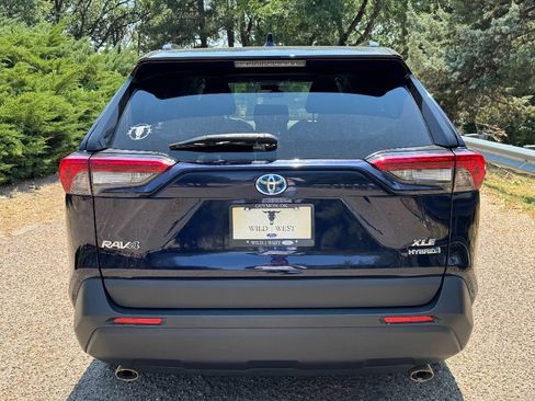 Used 2021 Toyota RAV4 XLE Premium AWD/4WD image 6