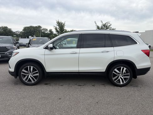 Used 2017 Honda Pilot Elite image 8