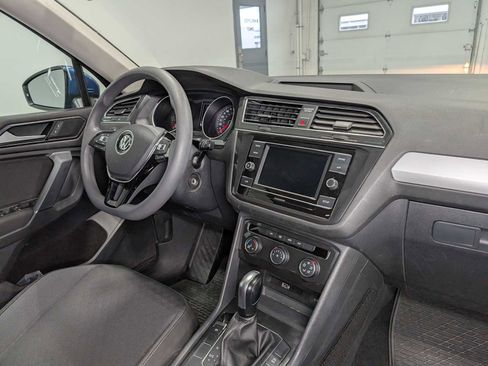 Used 2018 Volkswagen Tiguan S image 39