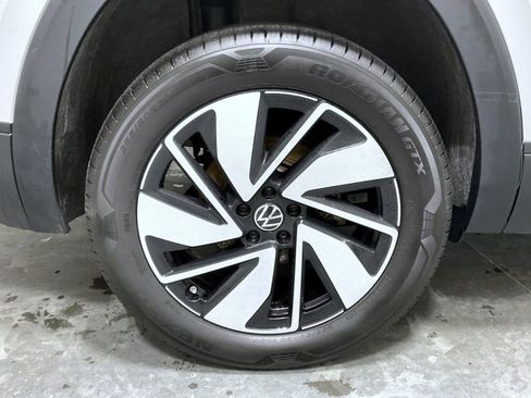 Used 2025 Volkswagen Atlas SE AWD/4WD image 24