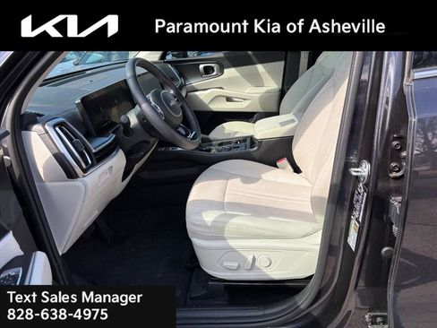 Used 2025 Kia Sorento S w/ Panoramic Sunroof Package image 19