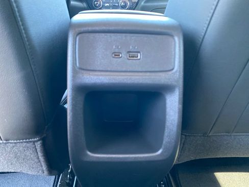 Used 2025 Chevrolet Trax LT FWD image 23
