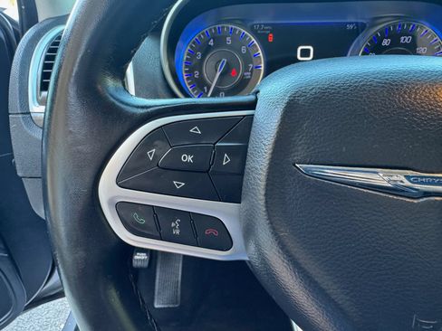 Used 2017 Chrysler 300 Limited AWD/4WD image 29